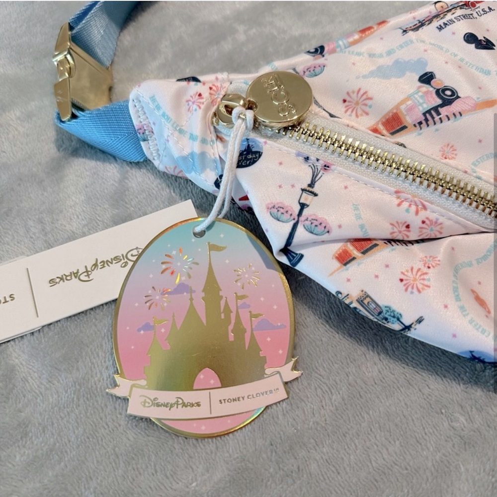 Disney Stoney Clover Lane Jumbo Theme Park Print Fanny Pack - NWT!! - Picture 4 of 4